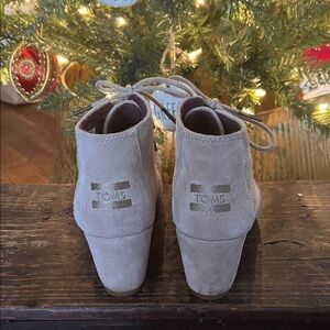 Toms Tan Suede Wedges